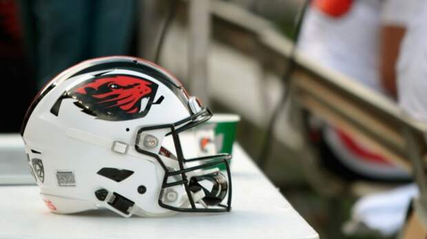 Oregon State Beavers helmet