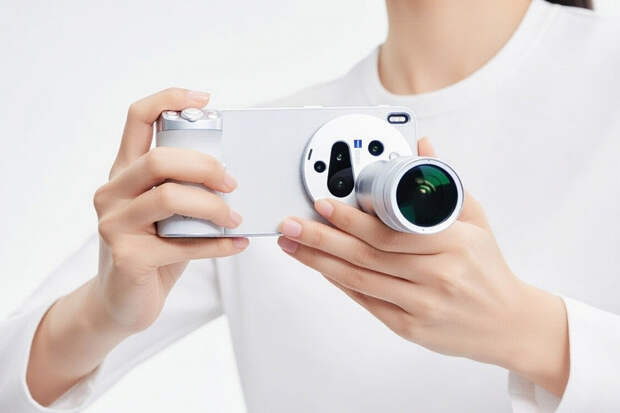 Vivo X300 Ultra: два 200-Мп сенсора, 50-Мп «ширик», перископ и ещё один телеконвертер