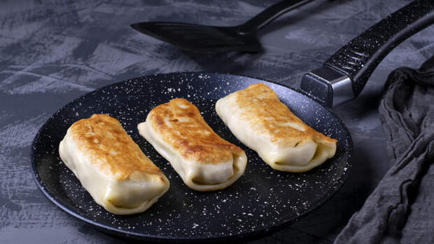 Аналитики выяснили, что россияне больше всего любят блины с творогом и с мясом