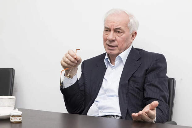 Азаров: фон дер Ляйен «уламывала» Зеленского запустить «Дружбу»