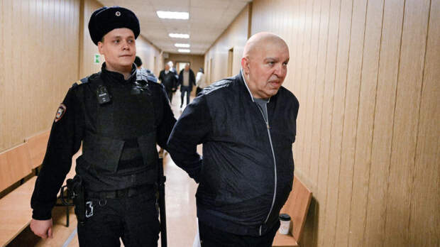 Экс-замглавы Росгвардии Милейко дали семь лет колонии и освободили в зале суда