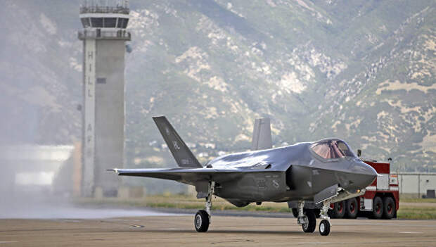 Американский истребитель Lockheed Martin F-35 Lightning II