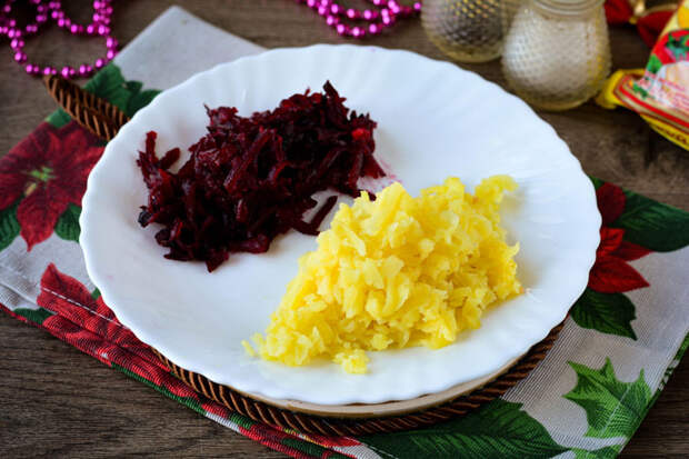 Салат «Гранатовое сердце» с курицей и грибами — он непременно запомнится