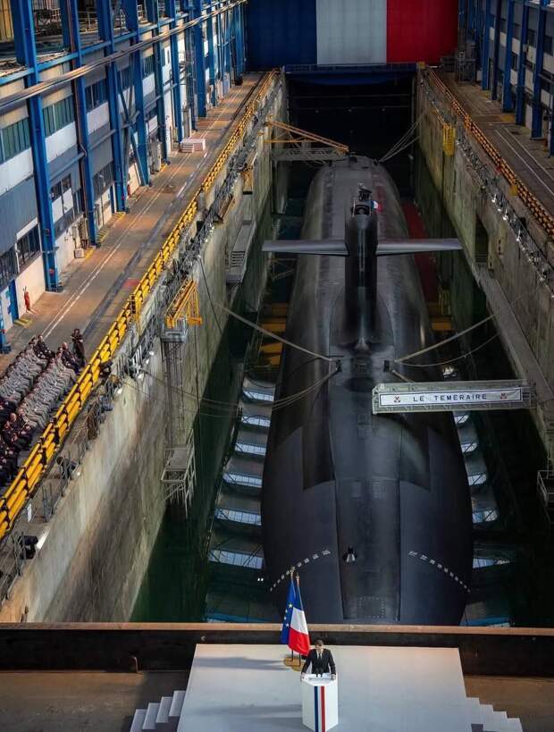 Редкое фото французской ПЛАРБ S617 Téméraire в базе появилось благодаря