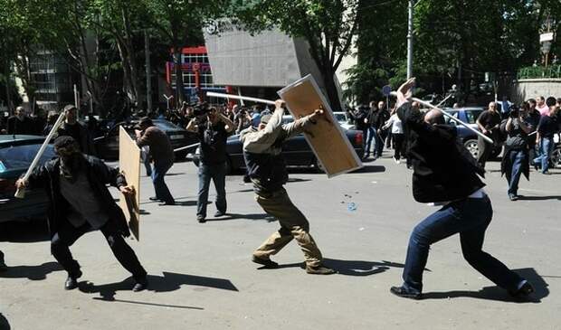 Georgian opposition activists clash with