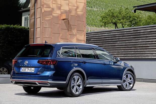 Volkswagen_Passat_Alltrack_(2).jpg Volkswagen_Passat_Alltrack_(2).jpg