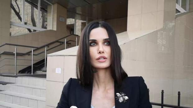 Мамаева показала грудь похудевшей на 70 килограммов подруги после пластики