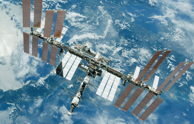 Не больше, не меньше: почему МКС летает именно на высоте 400 км