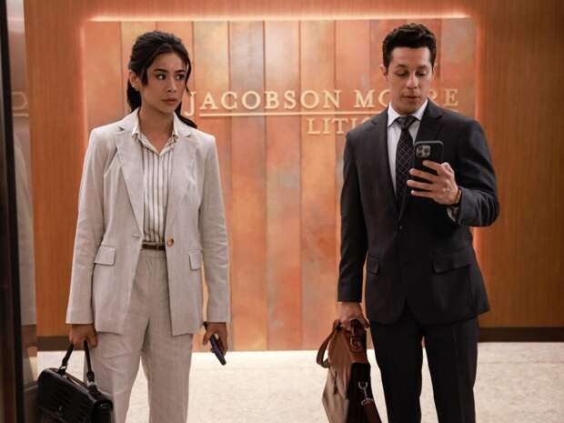 Leah Lewis as âSarah Franklinâ and David Del Rio as âBilly Martinezâ