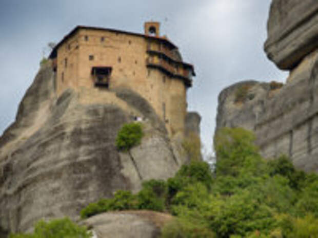 Клуб путешествий Павла Аксенова. Греция. Метеора. Meteora Rocks and Monasteries, Trikala region, Greece. Фото Kilinson - Depositphotos