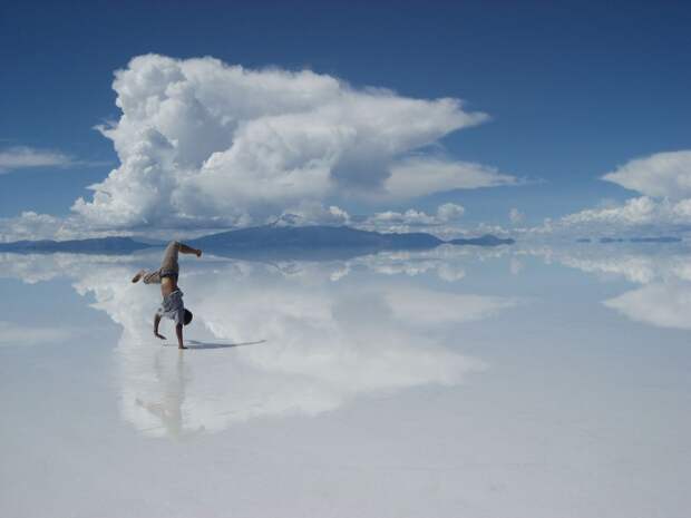 Озеро Солончак Уюни, Боливия (Salar de Uyuni, Bolivia) - самое большое соленое озеро во всем мире Озеро Солончак Уюни, Боливия (Salar de Uyuni, Bolivia) - самое большое соленое озеро во всем мире