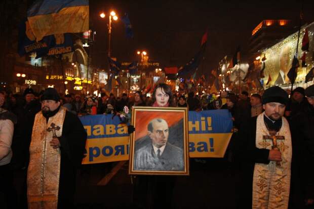 Нацисты взяли власть в еще одном городе Украины