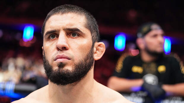 Махачев раскритиковал французского журналиста за длинные волосы