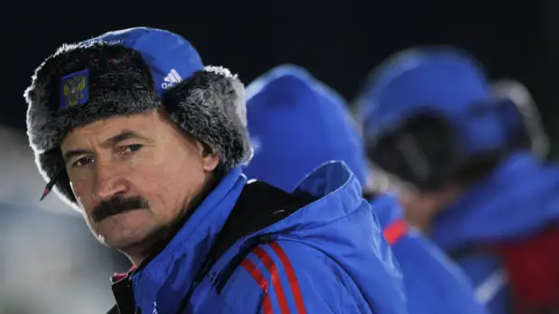 Хованцев оценил серебро сборной России в женской эстафете по биатлону