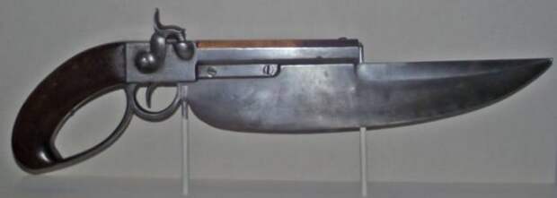 Пистолет-сабля в Морском музее в Ньюпорт-Ньюс, штат Вирджиния.