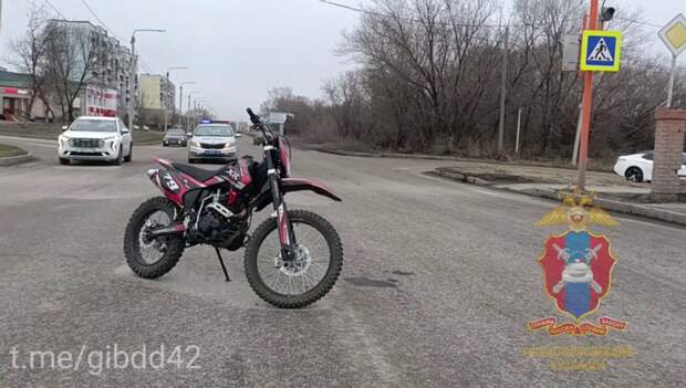Подросток на питбайке сбил 9-летню девочку на пешеходном переходе в Кузбассе
