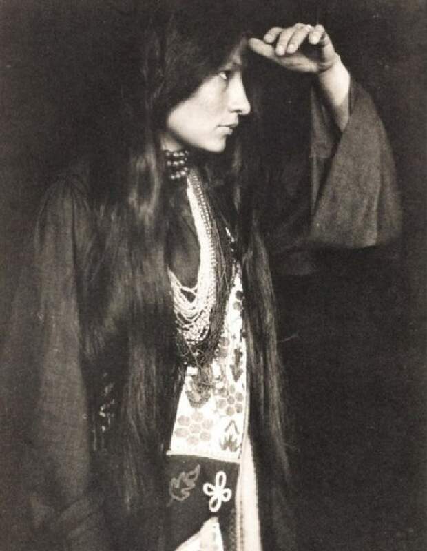 Портрет коренной американки, 1926 год. Как же мало их сейчас осталось. интересное, история, кадр, прошлое, фото