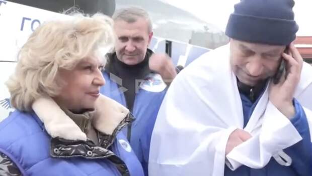 Сняли на видео первый звонок вернувшегося из плена бойца, считавшегося погибшим