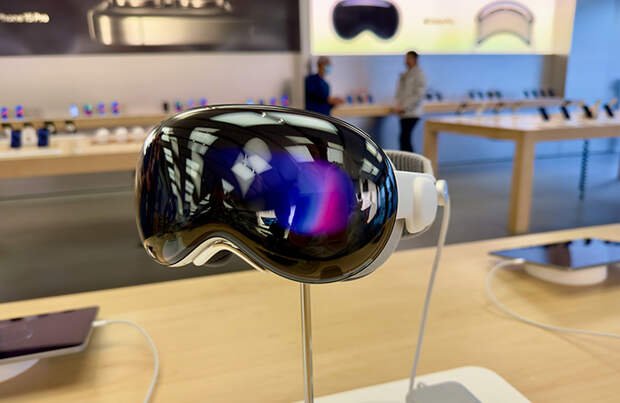 Apple расширяет продажи шлема смешанной реальности Vision Pro за пределы США
