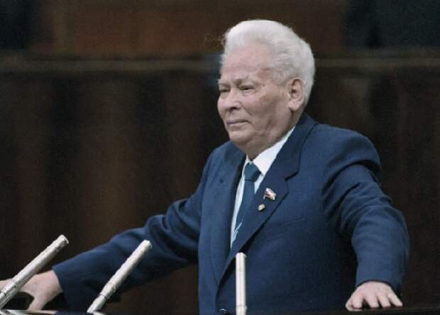 «Отравленная рыба от «шефа» КГБ»: от чего на самом деле умер Черненко