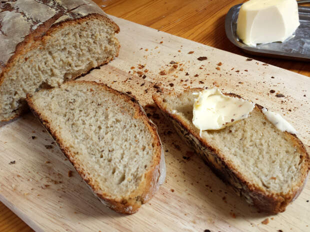 В Германии хлеб — единственный продукт, который приемлемо употреблять руками. (Ralf)