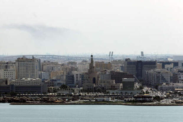 В Катаре восемь человек пострадали в результате падения обломков ракет