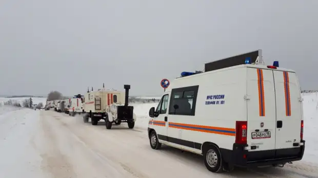 Спасатели уже более двух часов ищут совершивший в Удмуртии жёсткую посадку вертолёт