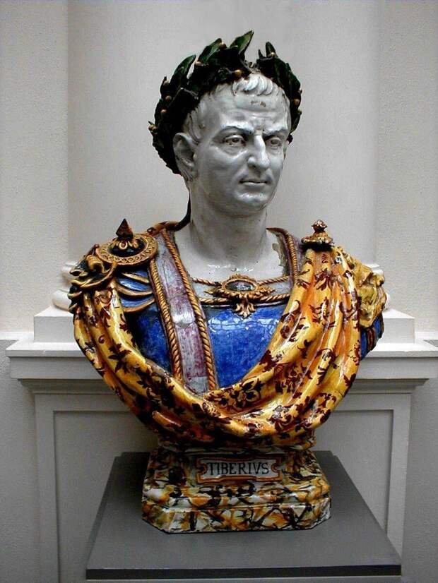 Тиберий - следующий император Рима.