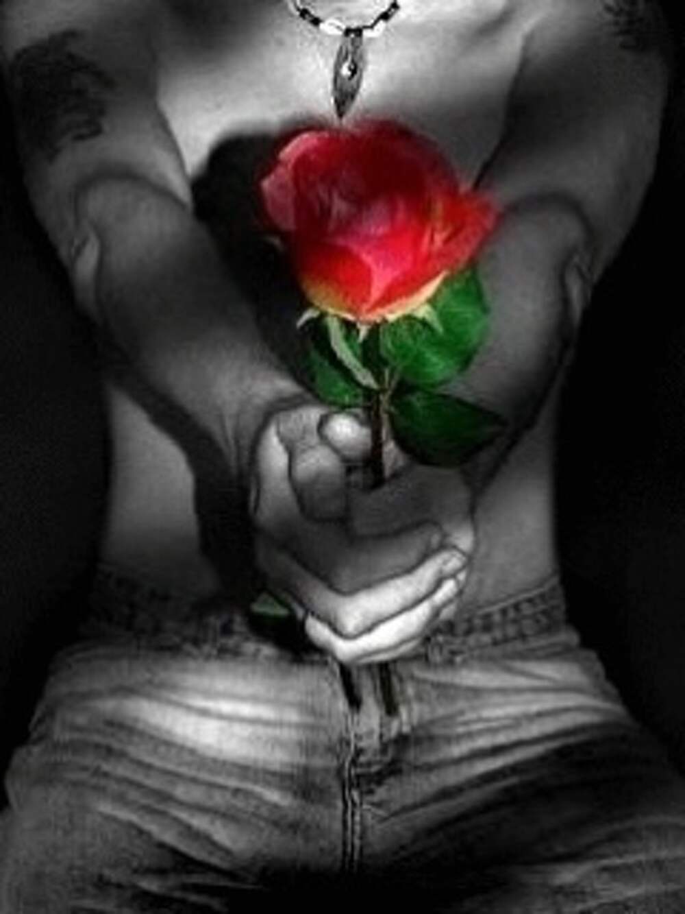 Парень и девушка с розами