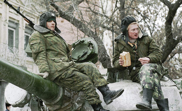 Российские танкисты в Чечне