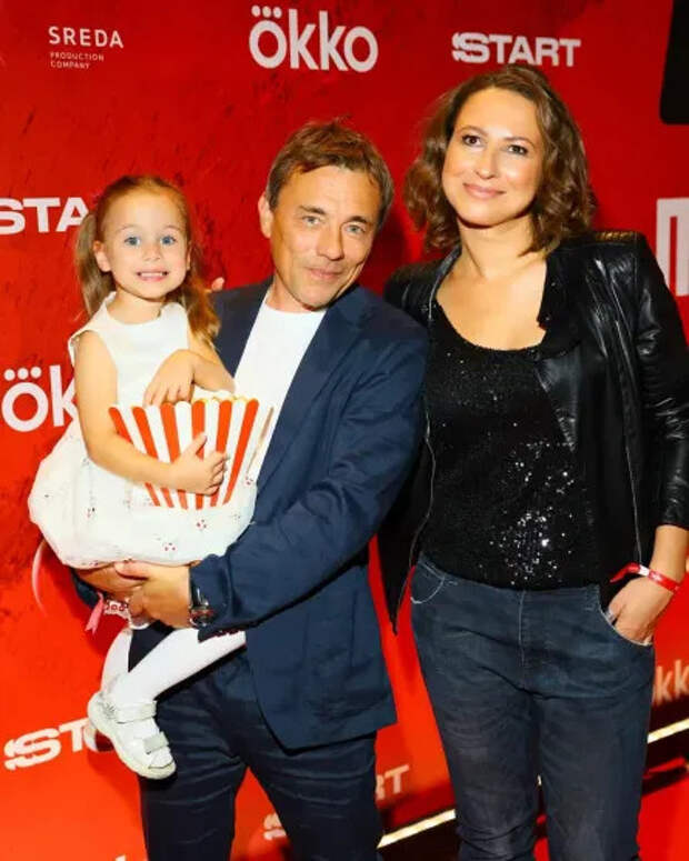 Олег Васильков с семьёй