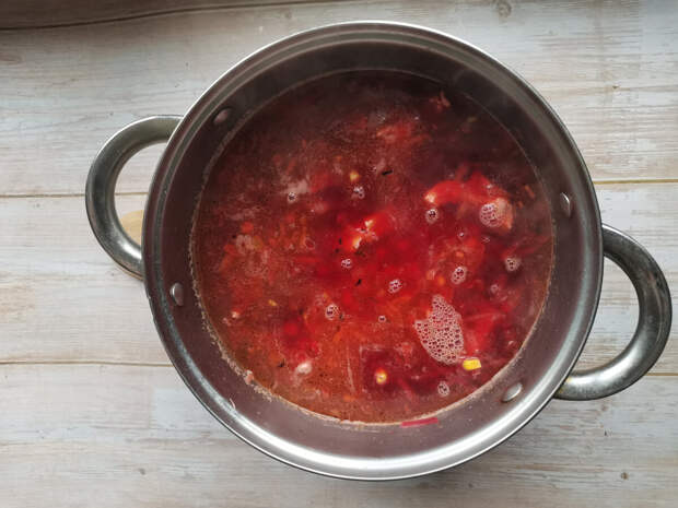 Как приготовить борщ с кукурузой?