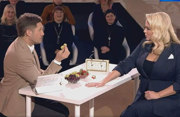 «Чувствую запах твоих ног»: желающая замуж Анна Семенович вогнала в краску Бориса Корчевникова