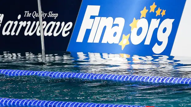 «Ситуация выглядит двояко»: почему Россия даже в нейтральном статусе может недосчитаться своих представителей в FINA