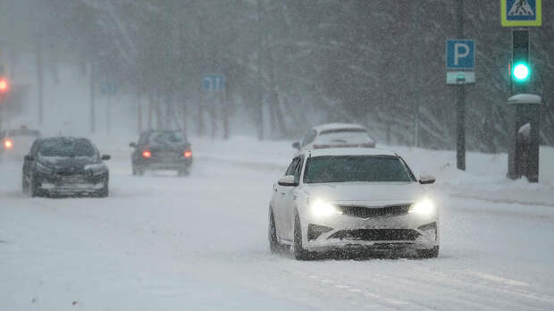 Роскосмос показал фотографию снежного циклона над Москвой
