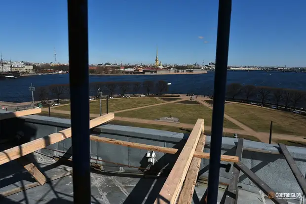 «Новости, от которых у всех волосы дыбом встали, появились из ниоткуда». Что происходит с Биржей