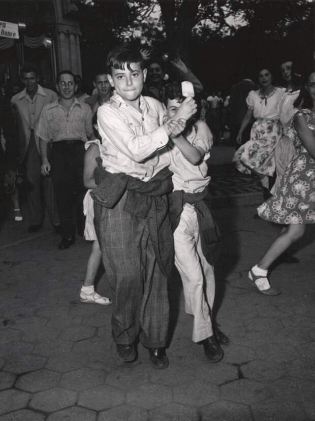 Танцы в Центральном парке, Нью-Йорк, 1939. виджи, история, фотография
