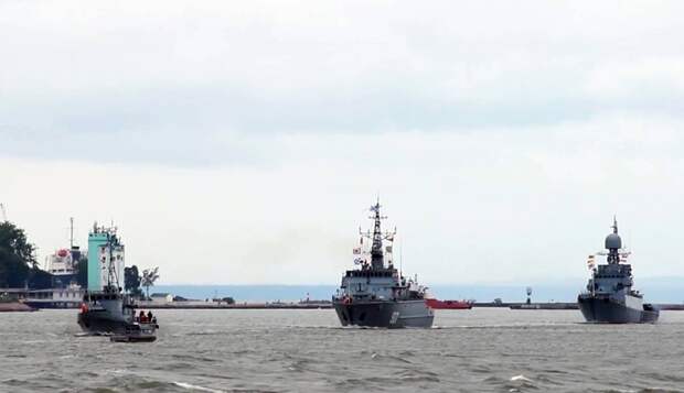 Названы два варианта ответа России на борьбу Запада с теневым флотом