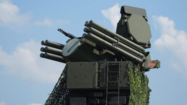 Российские силы ПВО сбили более 300 дронов и ракету "Фламинго" ВСУ