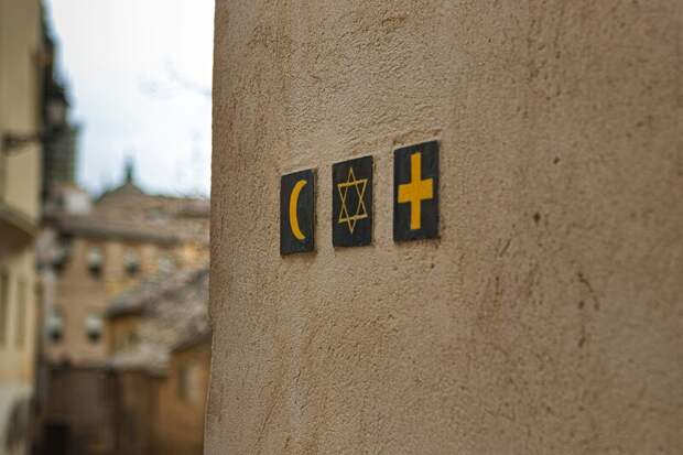 РПЦ предлагает ввести запрет на товарные знаки с религиозной символикой и значением