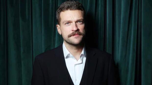 Старший сын Дмитрия Нагиева Кирилл поделился архивными кадрами с мамой из 90-х