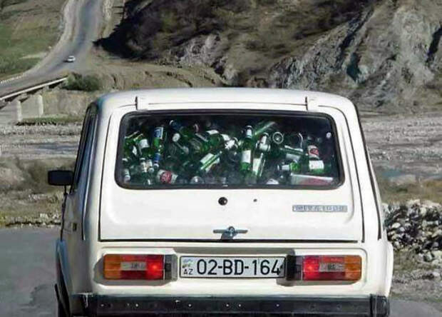 Гора бутылок.