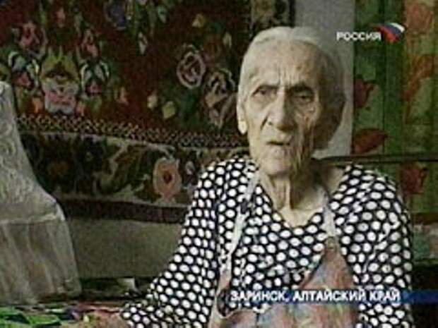 В 116 лет Пелагея Закурдаева дала интервью тележурналистам | Фото: newsru.com В 116 лет Пелагея Закурдаева дала интервью тележурналистам | Фото: newsru.com