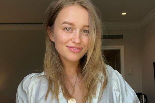 Телеведущую Хвостову не пустили в США из-за «пошлой Библии» и BDSM-костюма