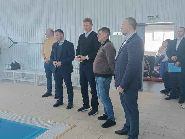 Александр Никитин осмотрел новый бассейн в тульском микрорайоне Петровский