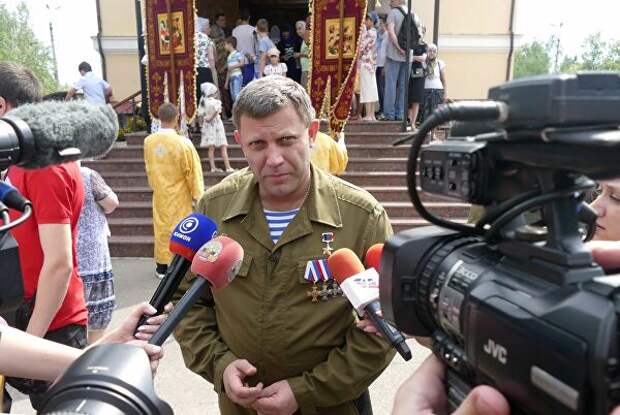 Глава Донецкой народной республики Александр Захарченко во время празднования 1030-летия Крещения Руси в Донецке Глава Донецкой народной республики Александр Захарченко во время празднования 1030-летия Крещения Руси в Донецке
