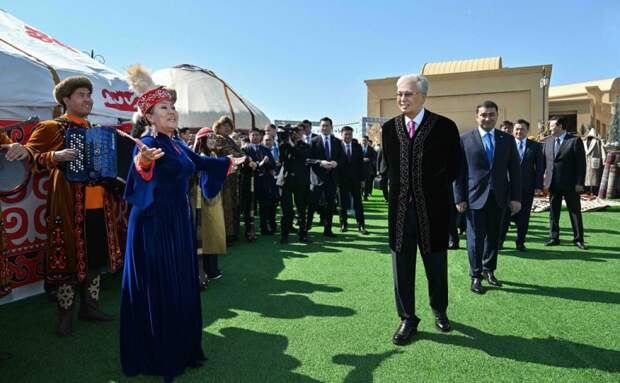 Президент Казахстана принял участие в праздничных мероприятиях