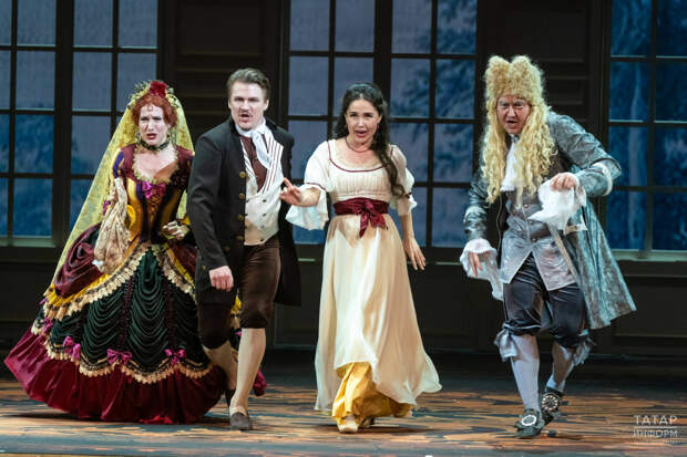 В Казани «Свадьба Фигаро»: как премьере Шаляпинского фестиваля урезали время бутербродов