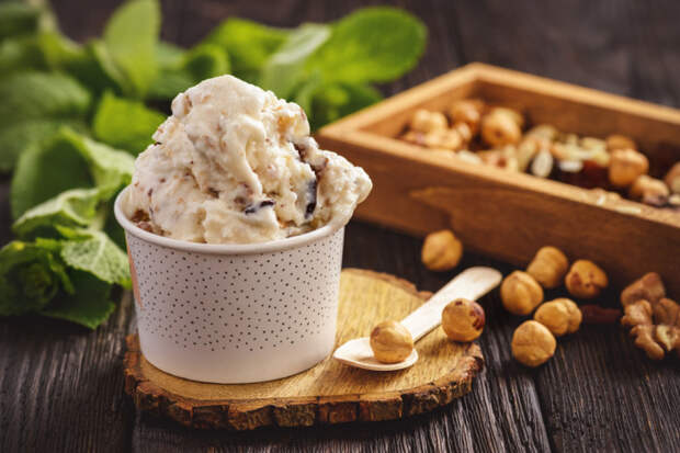 мороженое с орехами