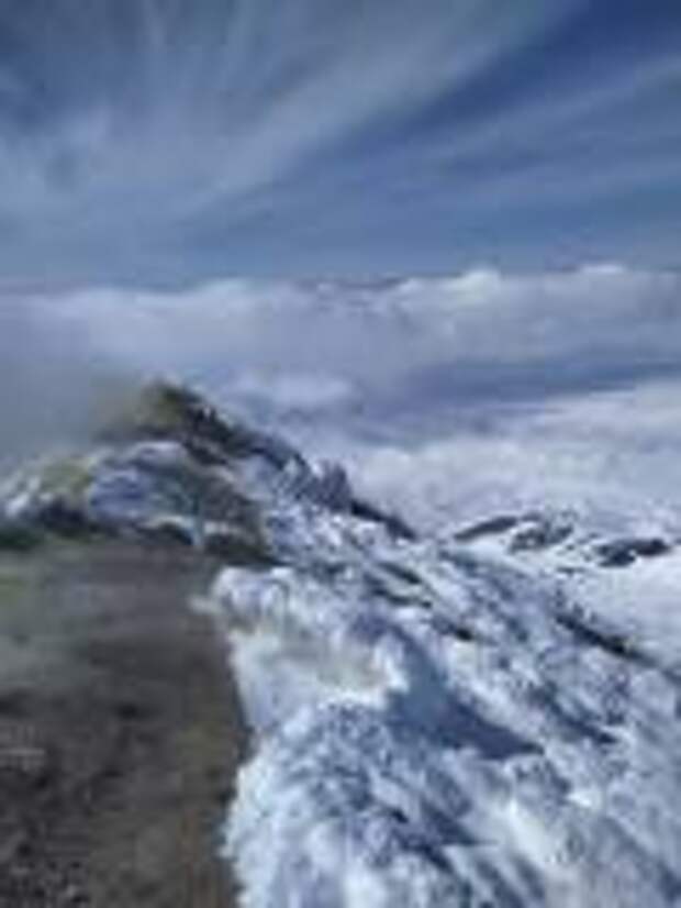 Авачинский вулкан старается не беспокоить камчатцев в период самоизоляции